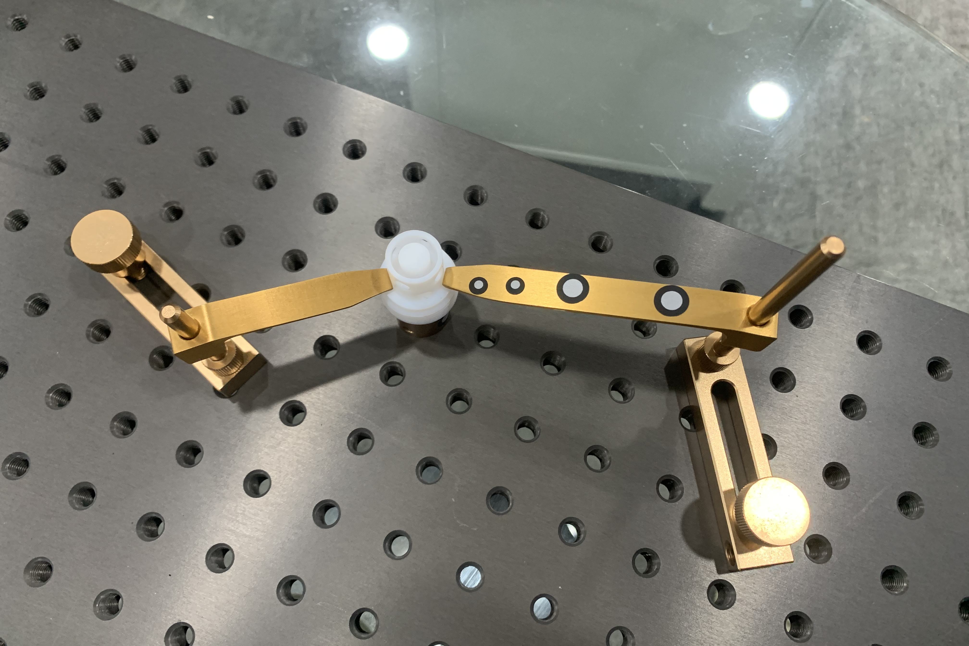 三坐標(biāo)柔性夾具